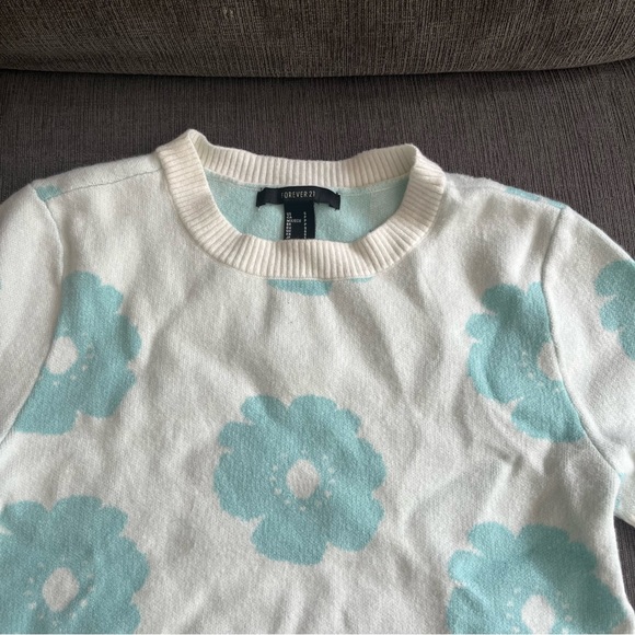 Short sleeve flower sweater - Picture 3 of 4